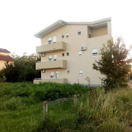 Tufio Apartmani Улцинь Экстерьер фото